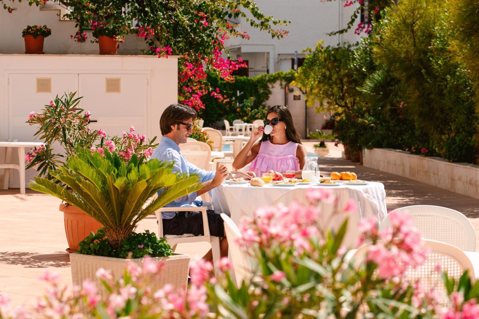 Hotel Degli Aranci Vieste Eksteriør bilde