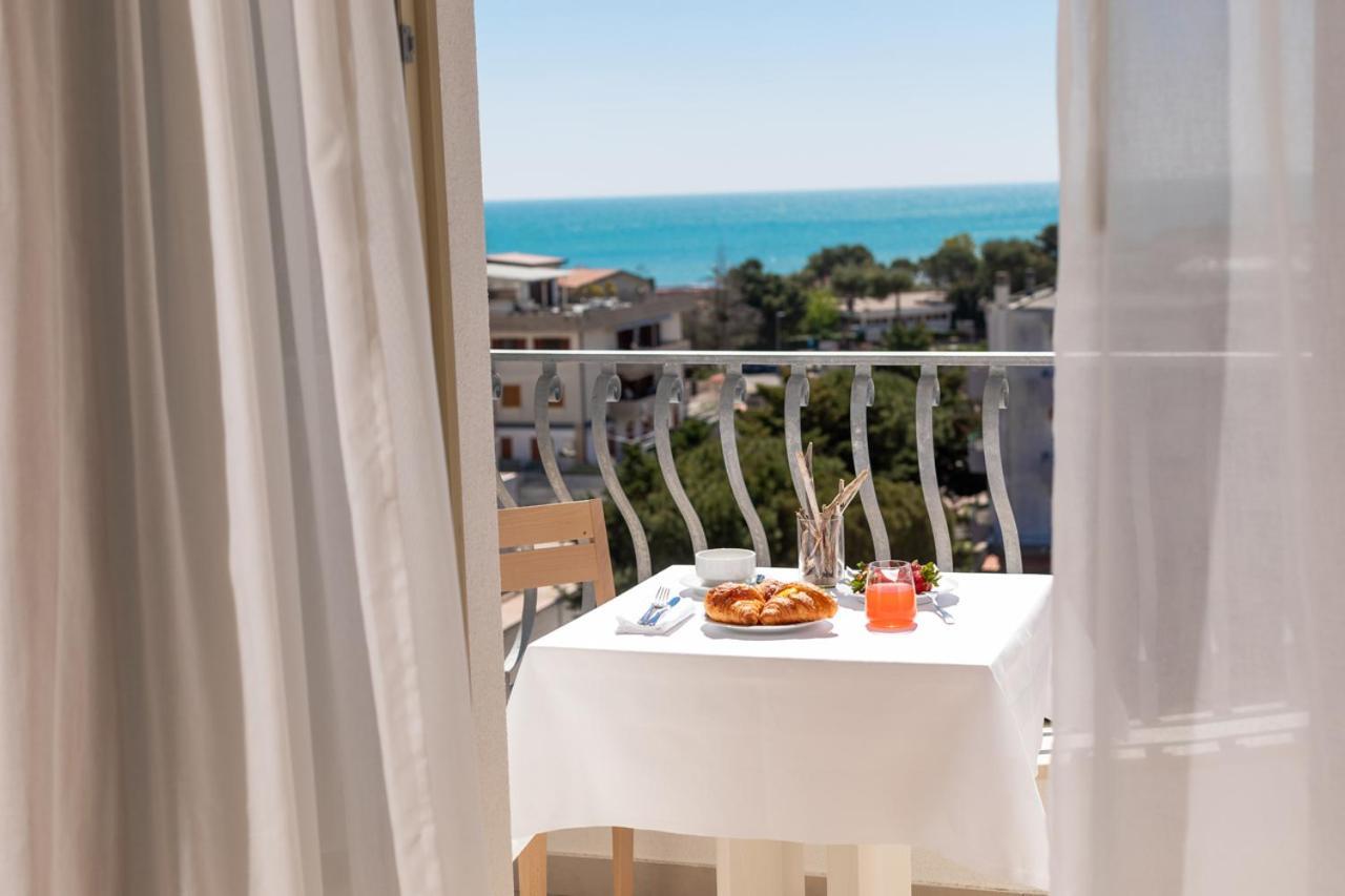 Hotel Degli Aranci Vieste Eksteriør bilde